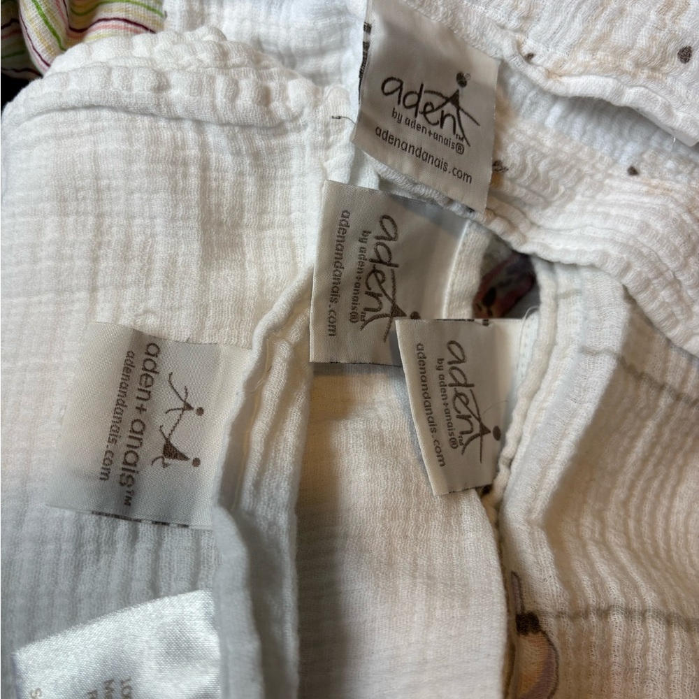Aden + Anais Swaddles : GREAT CONDITION : variety of cute designs
